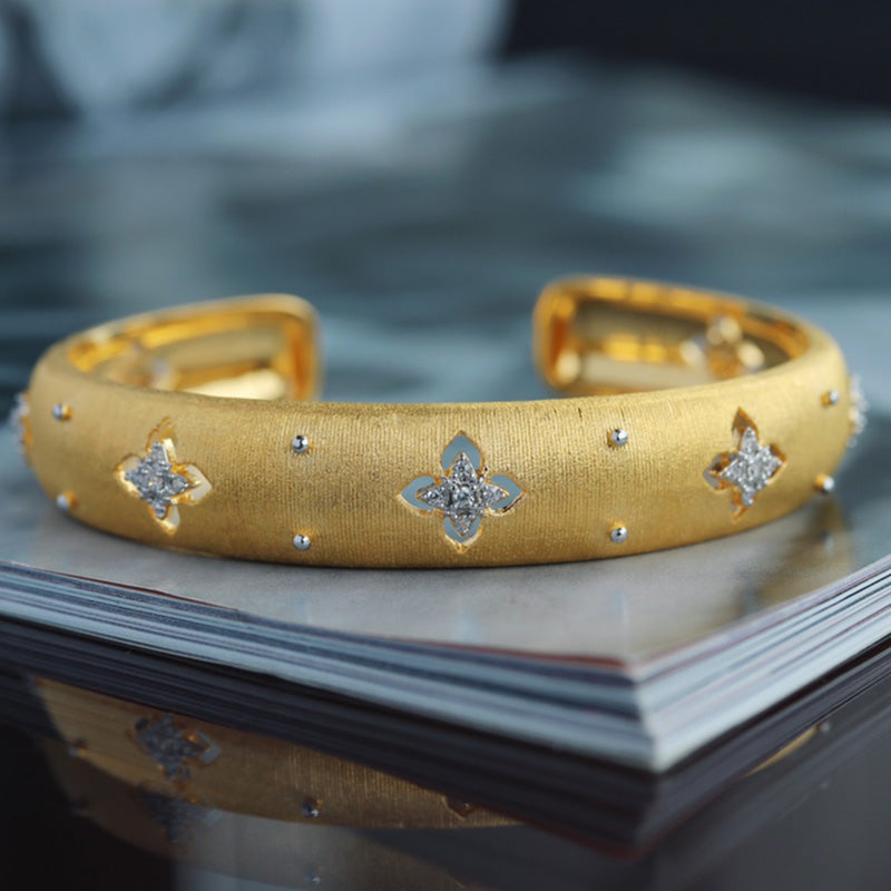 Silky Element Clovers Bracelet 6037