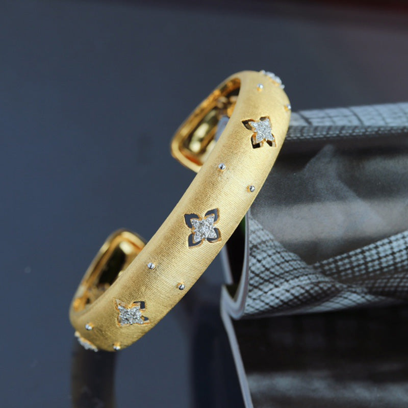 Silky Element Clovers Bracelet 6037