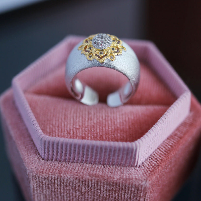 Topaz Floral Silky Ring 6191