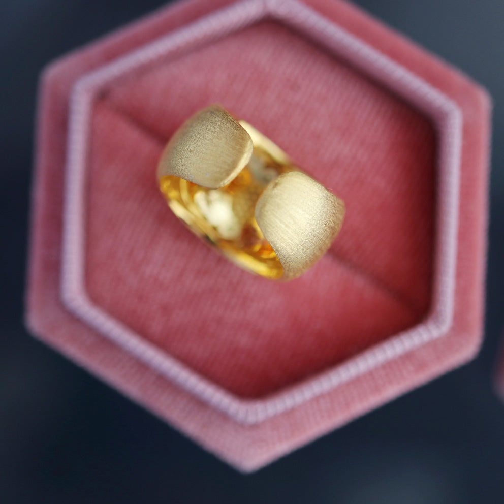 Topaz Floral Silky Ring 6191