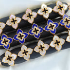 Iconic Shell Clover Ring 6203