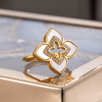Iconic Shell Clover Ring 6203