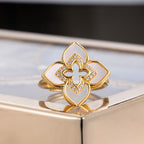Iconic Shell Clover Ring 6203