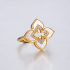 Iconic Shell Clover Ring 6203