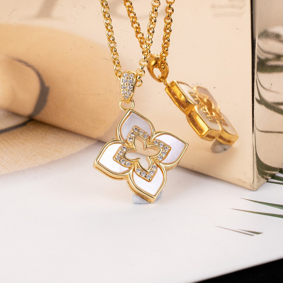 Mother of Pearl Clover Necklace 6227