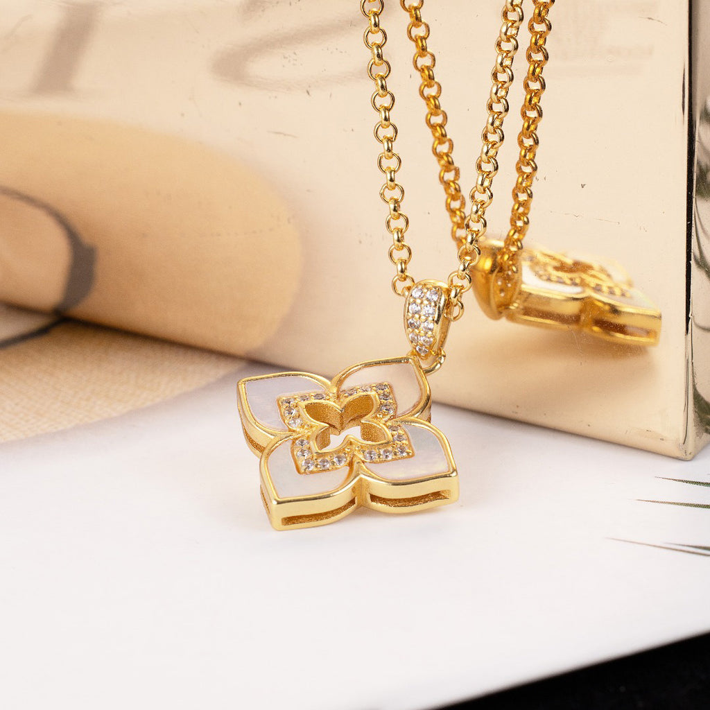 Mother of Pearl Clover Necklace 6227