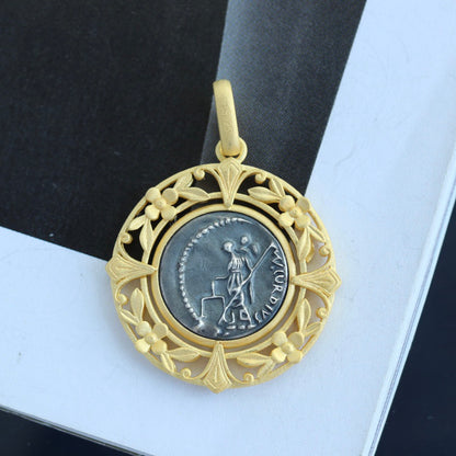 Pendentif floral en pièce de monnaie grecque 6290