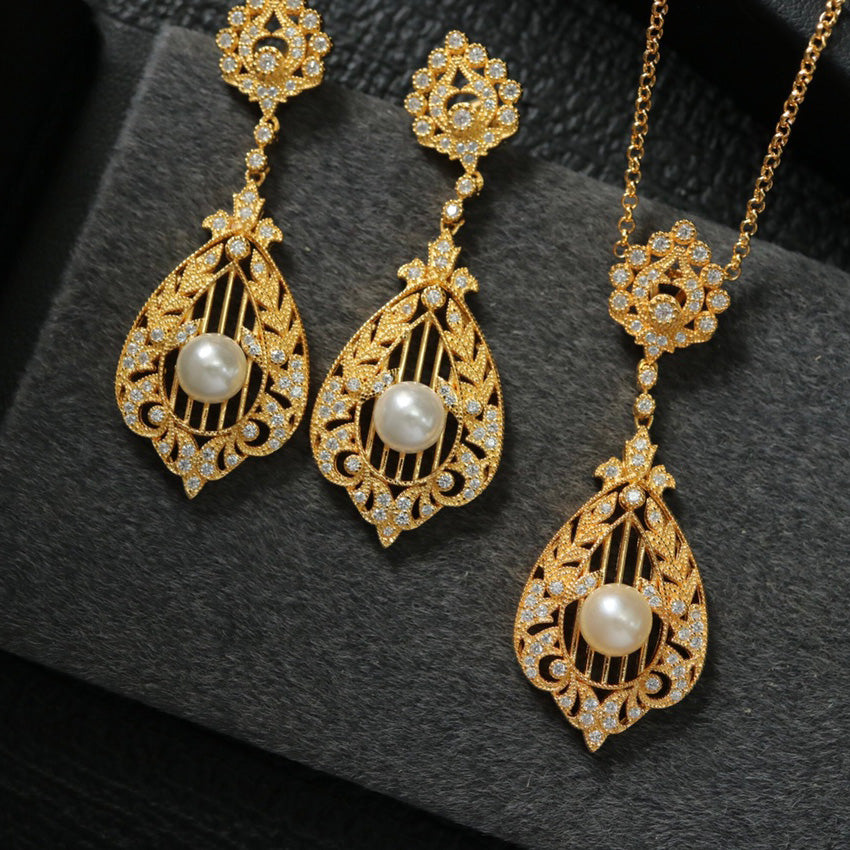 Floral Filigree Pearl Earrings 6367