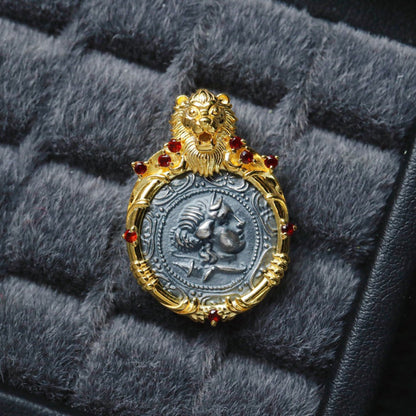 Pendentif Lion pièce de monnaie grecque 6392