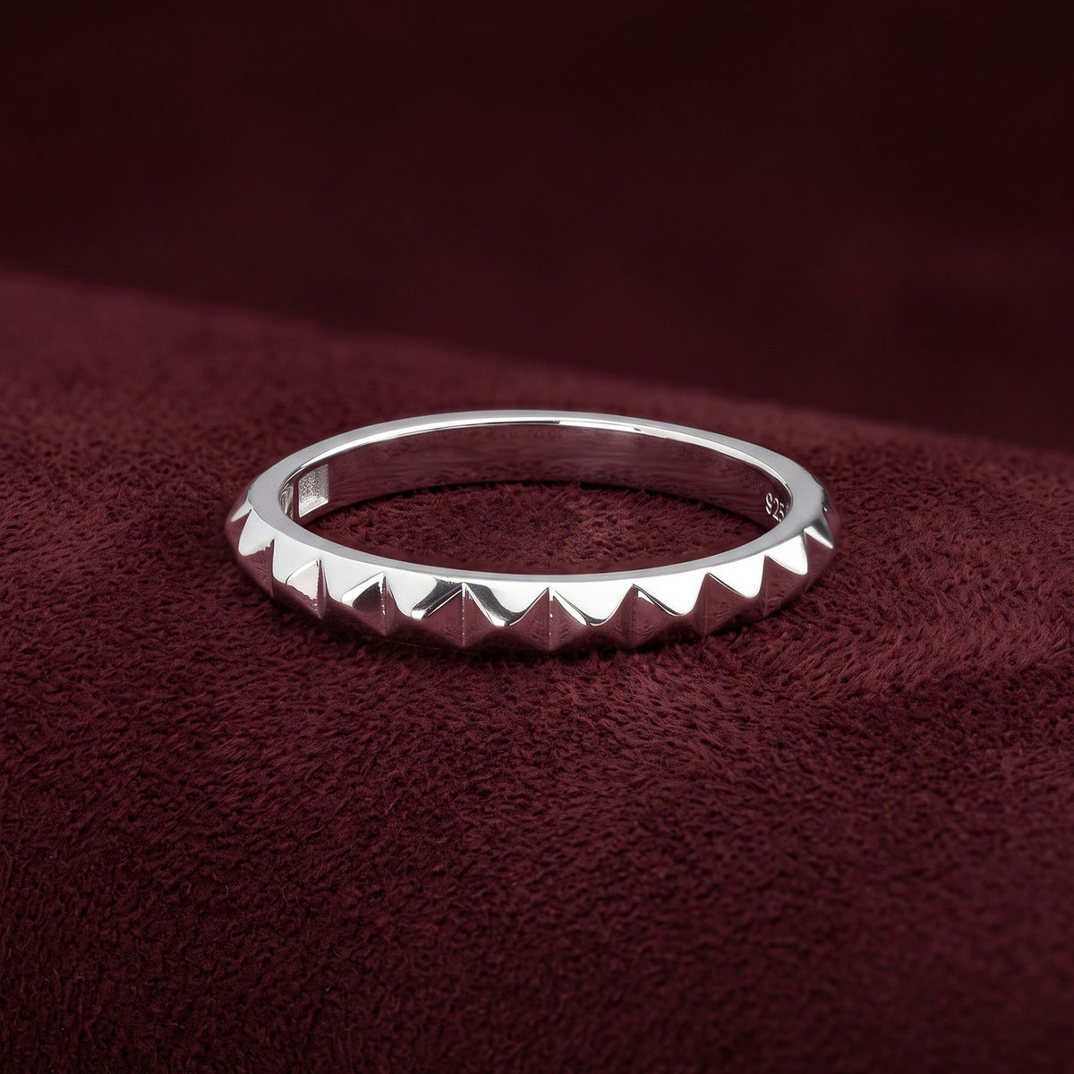 Rebel Edge Studs Ring