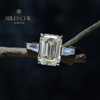 Emerald Cut Sqaure Engagement Ring R0895