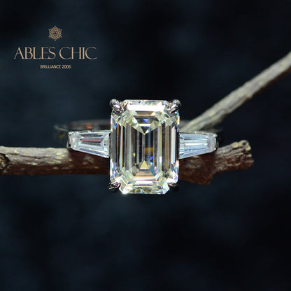 Emerald Cut Sqaure Engagement Ring R0895