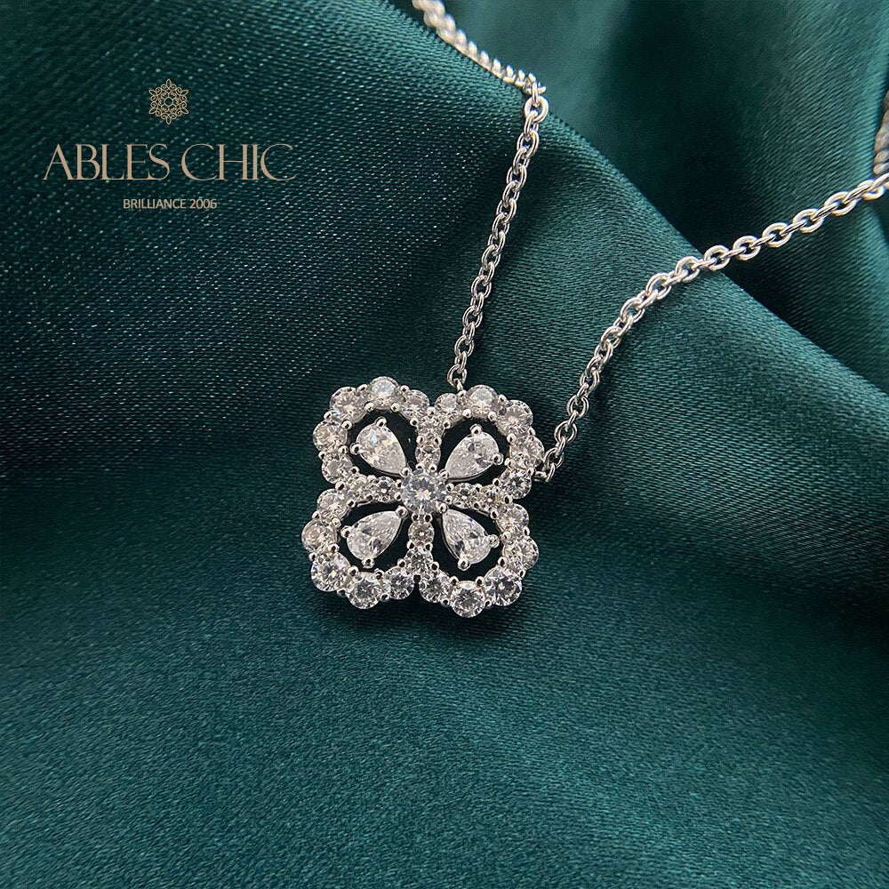 Beryl Clover Pendant P0682