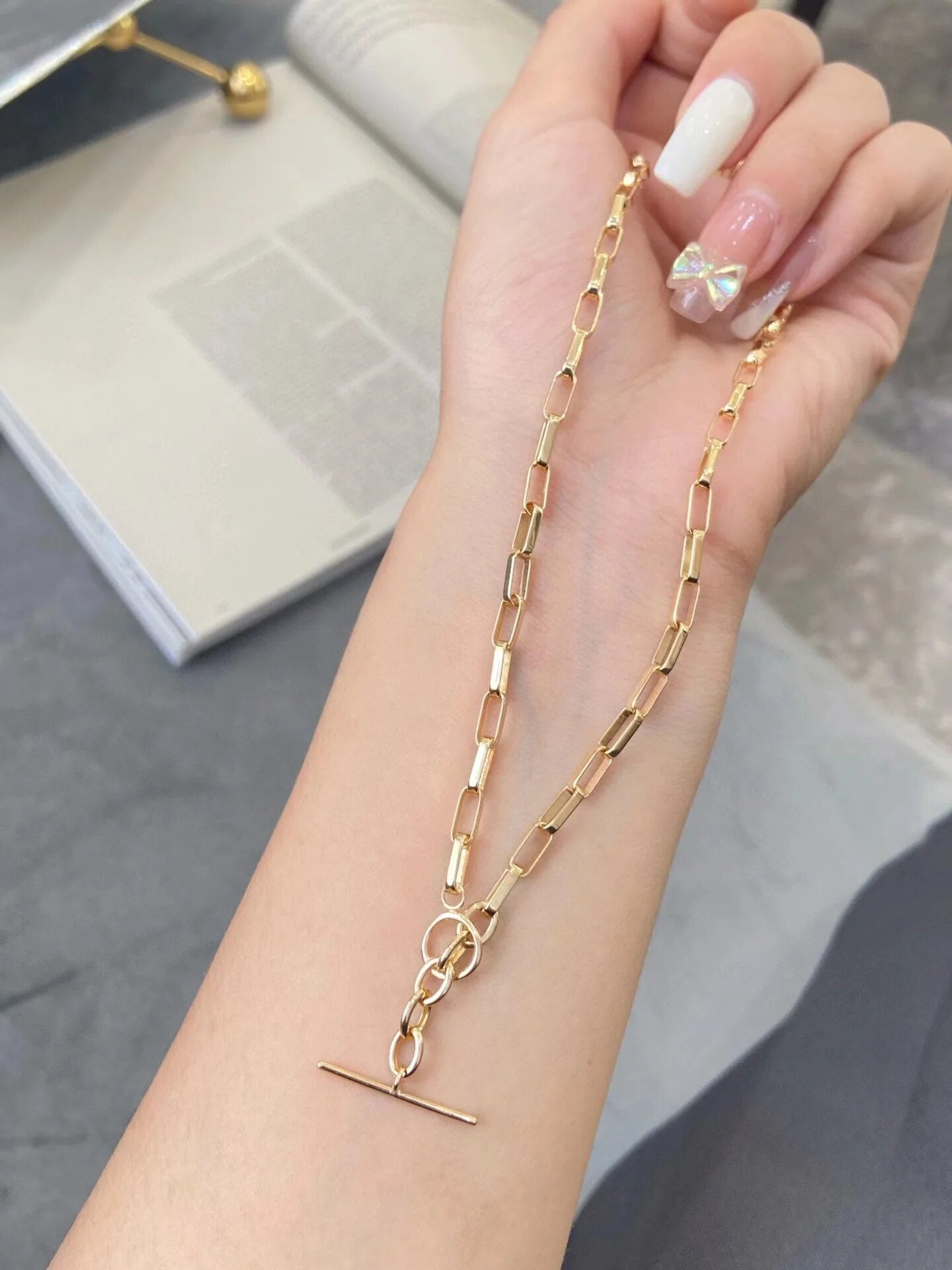 Thick Elongated Chain Necklace