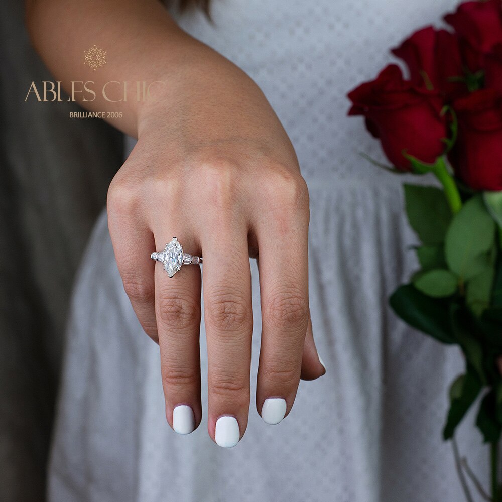 Bague solitaire en pierre précieuse poire R0381