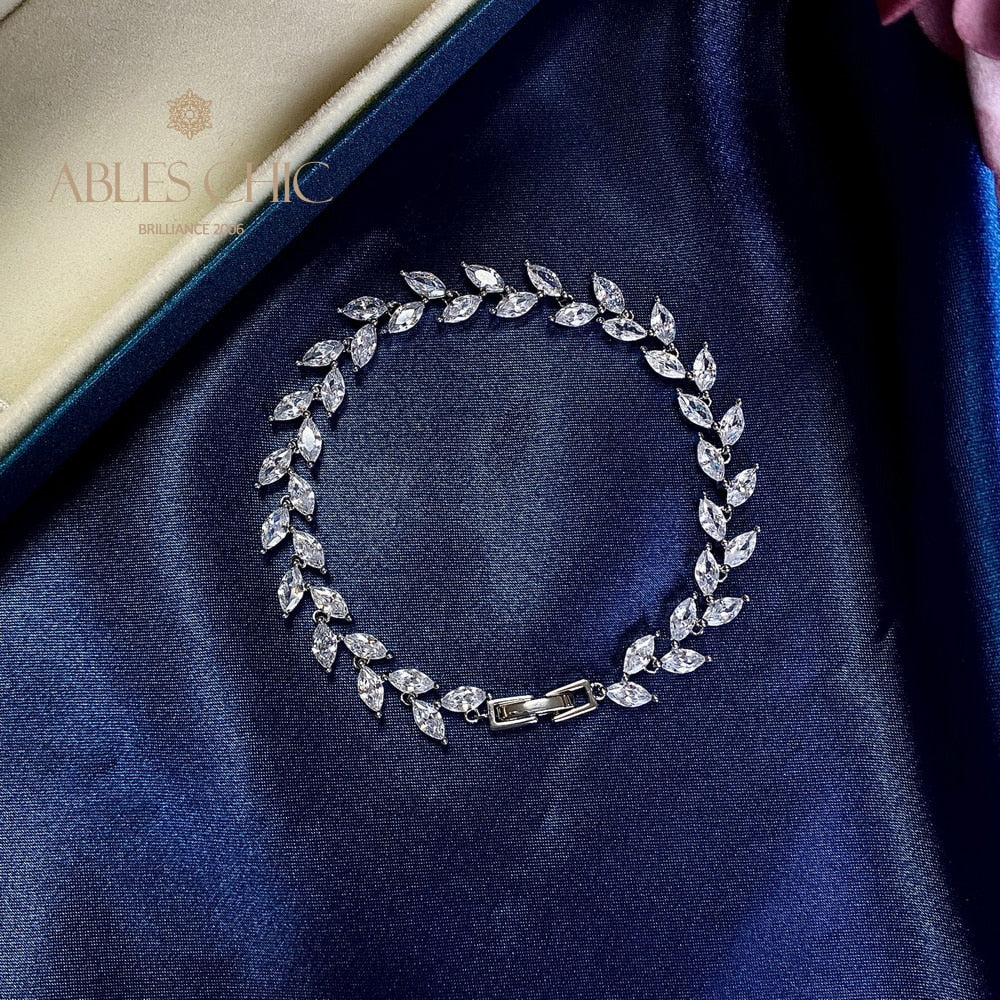 Marquise Leaf Bracelet B0827
