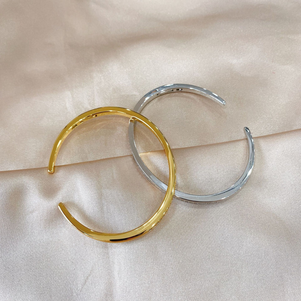 Paved Narrow Open Bangle B0880