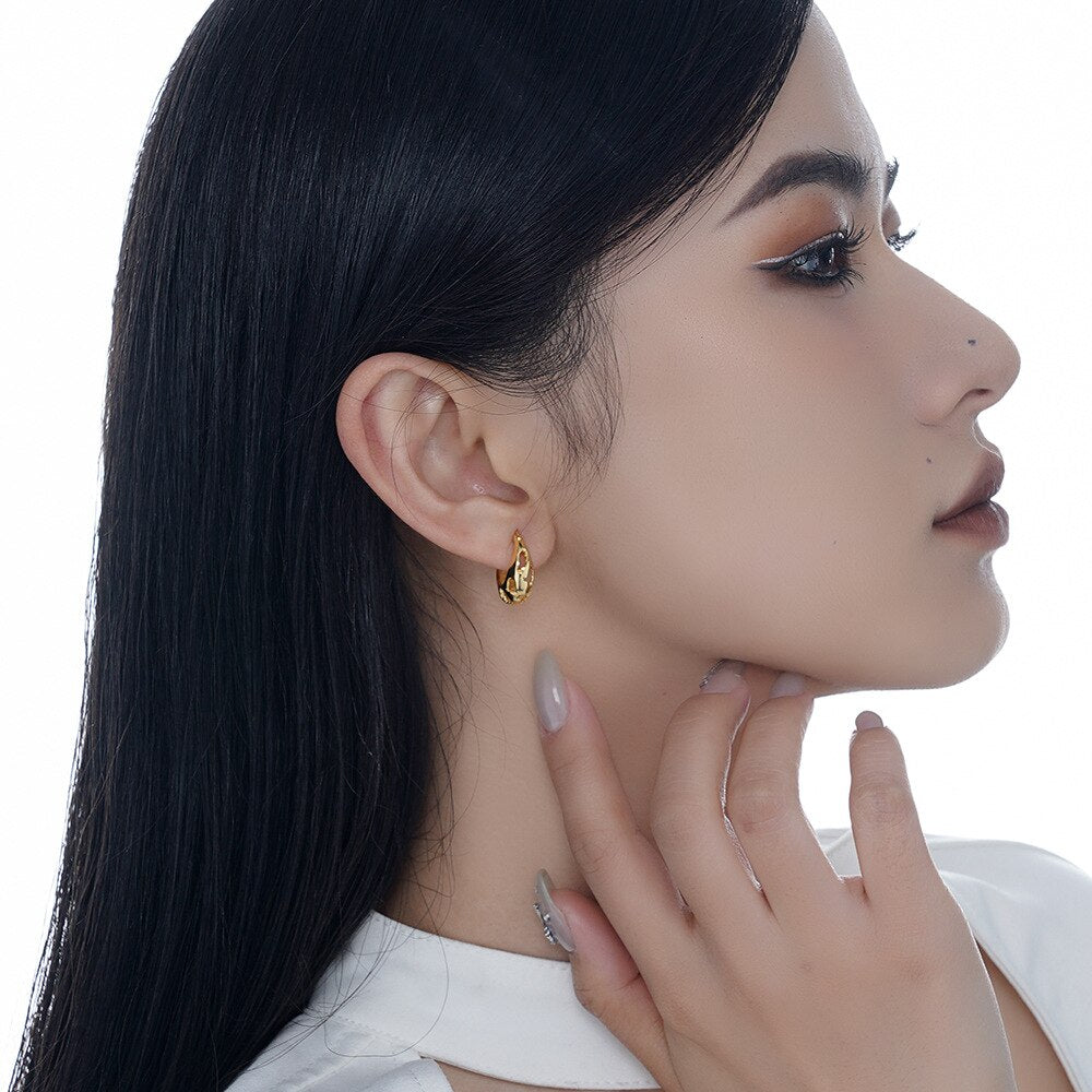 Cutout Hoop Clip Earrings E1036 1 Piece