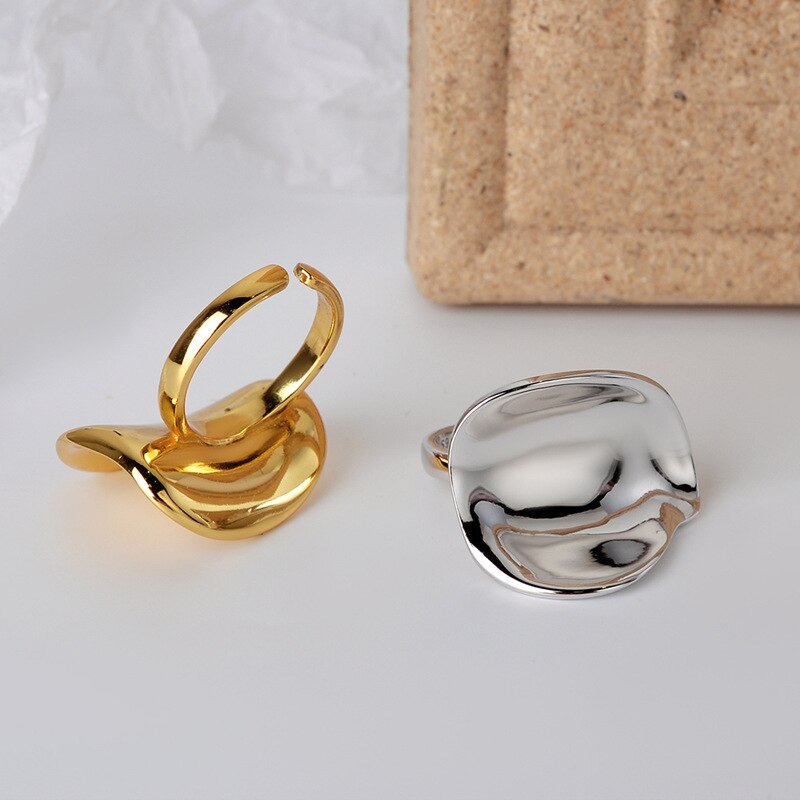 Eccentric Signet Thick Ring R1068