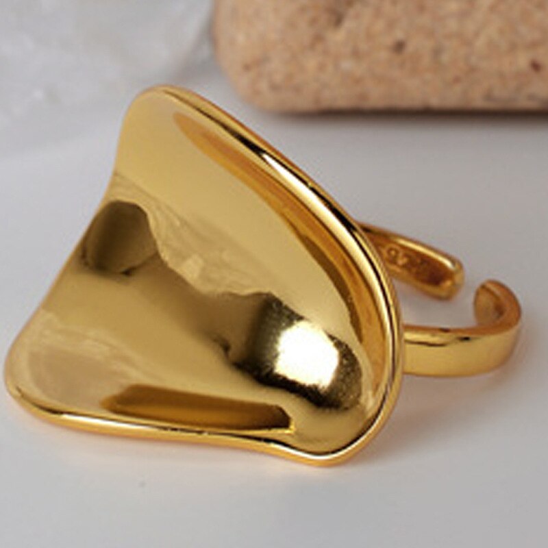 Eccentric Signet Thick Ring R1068