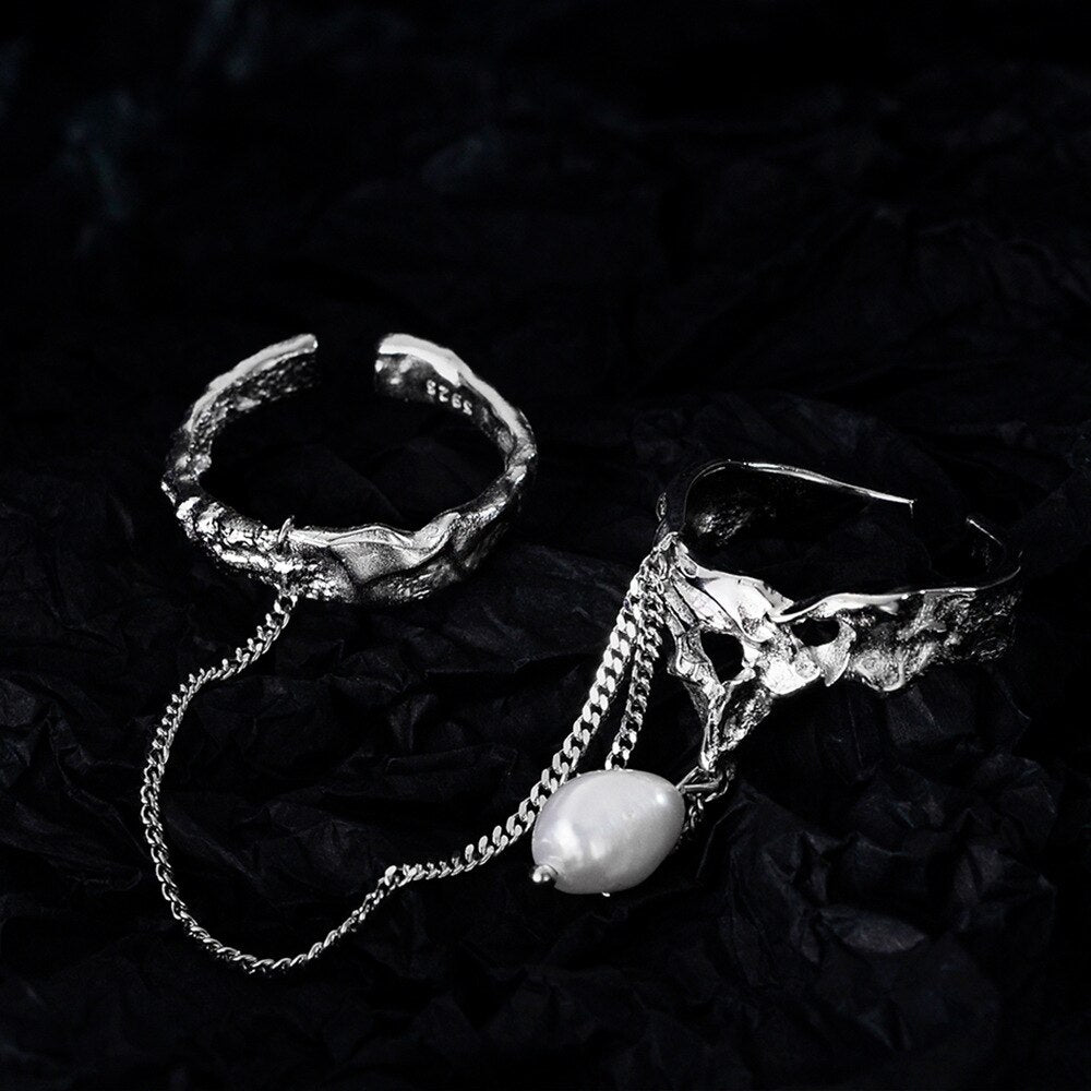 Chained Pearl Alien Pattern Ring R1266