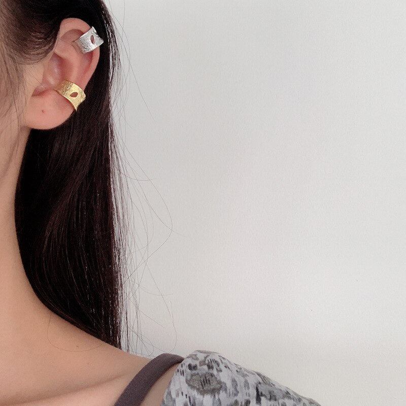 Textured Hole Ear Cuff E1072 1 Piece