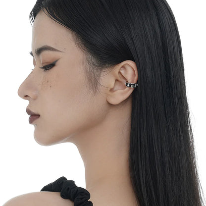 Boucle d'oreille CZ en émail noir E1140, 1 pièce