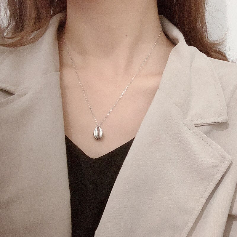 Conch Trumpet Shell Pendant N1012