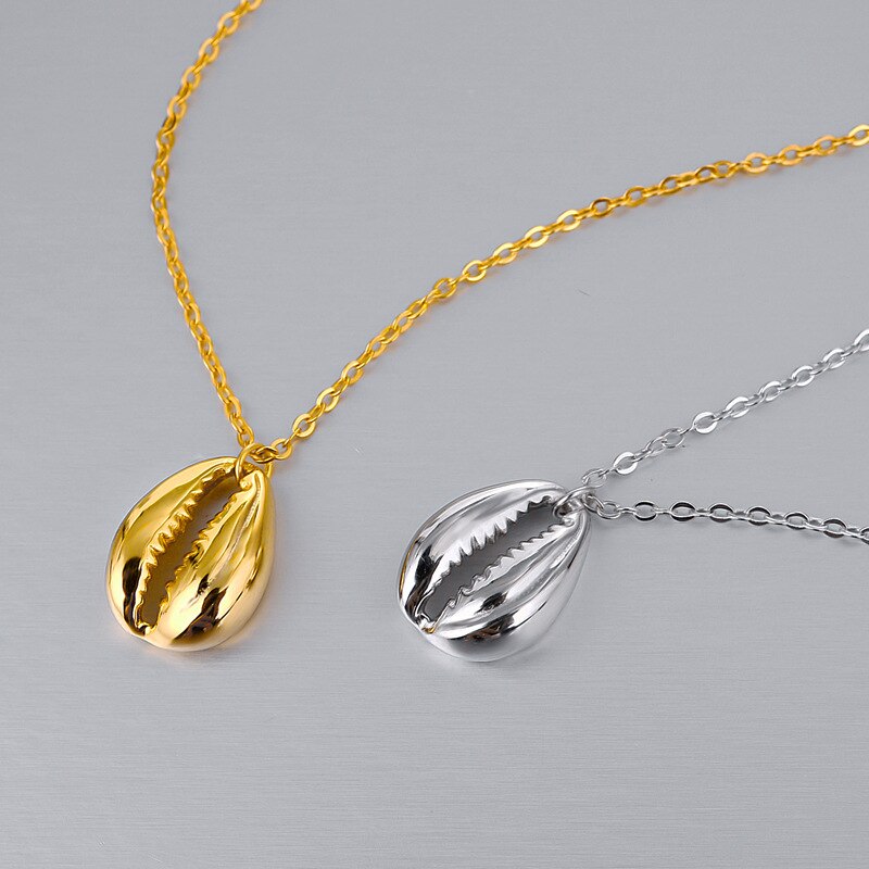 Conch Trumpet Shell Pendant N1012