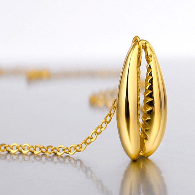 Conch Trumpet Shell Pendant N1012