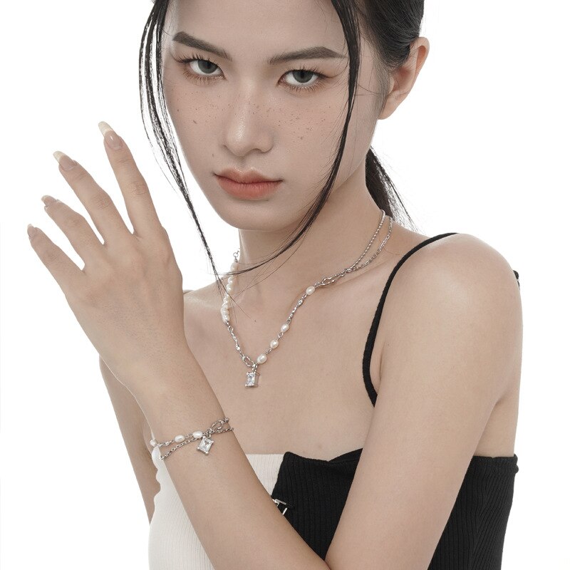 Chains Baroque Pearl Bracelet B1047