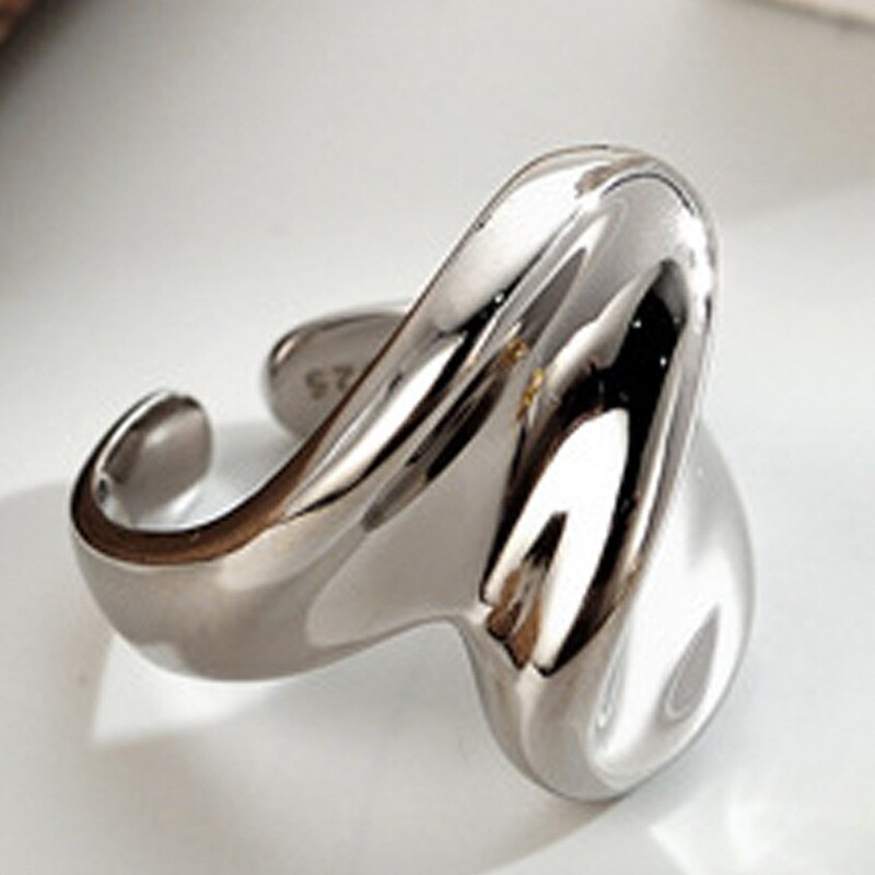 Swirl Chunky Offbeat Ring R1055