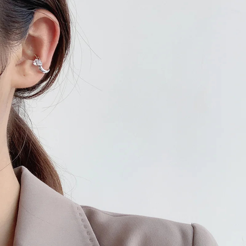 Solitaire CZ Wavy Earring E1037, 1 Piece