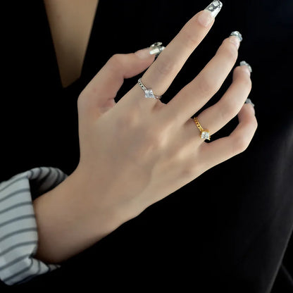 Solitaire Stone Chained Ring R1178