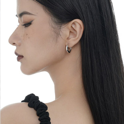 Thick C Shape Earrings E1019