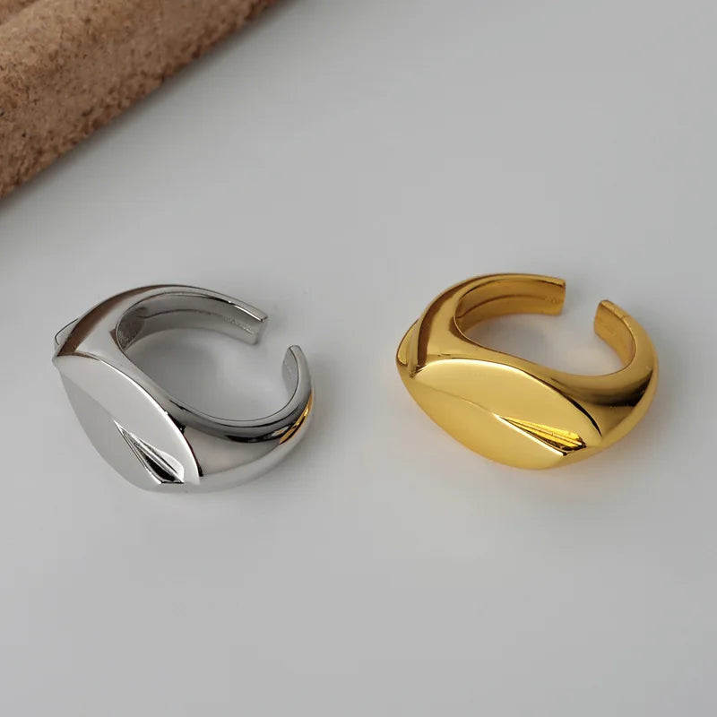 Thick Signet Ring R1035