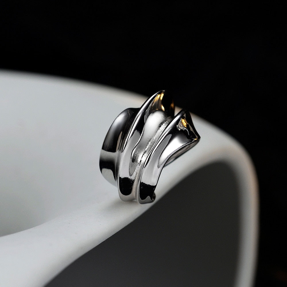 Thick Wavy Clip Earrings E1017 1 Piece