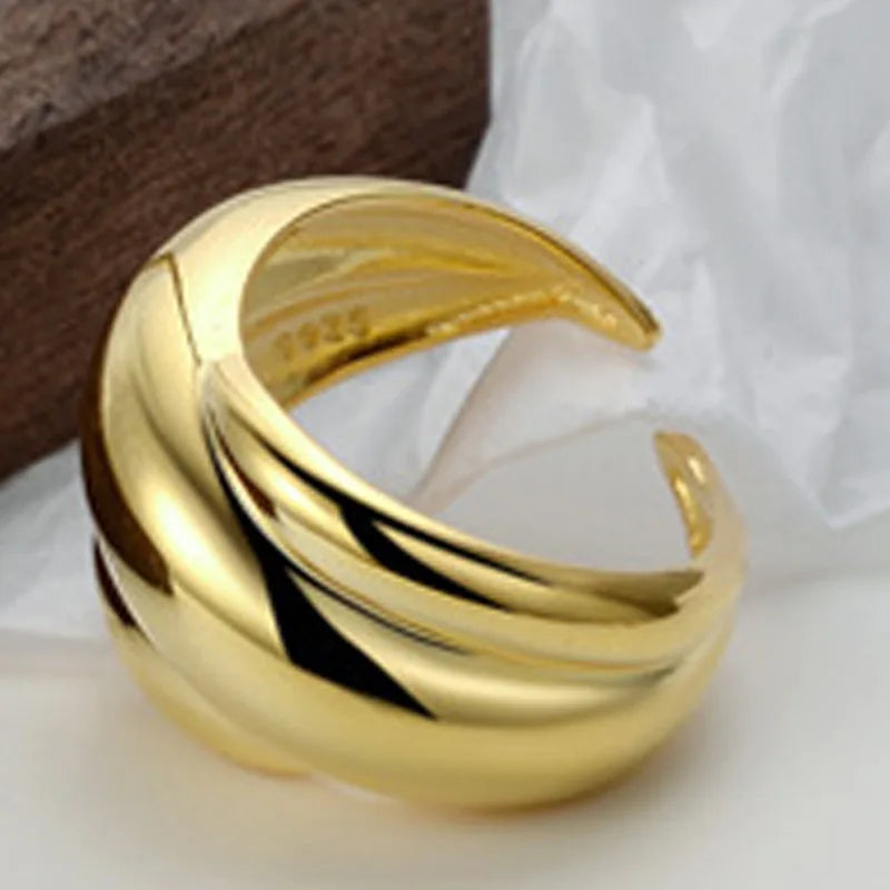 Wavy Grooves Unique Ring R1119
