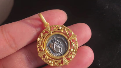 Pendentif floral en pièce de monnaie grecque 6290