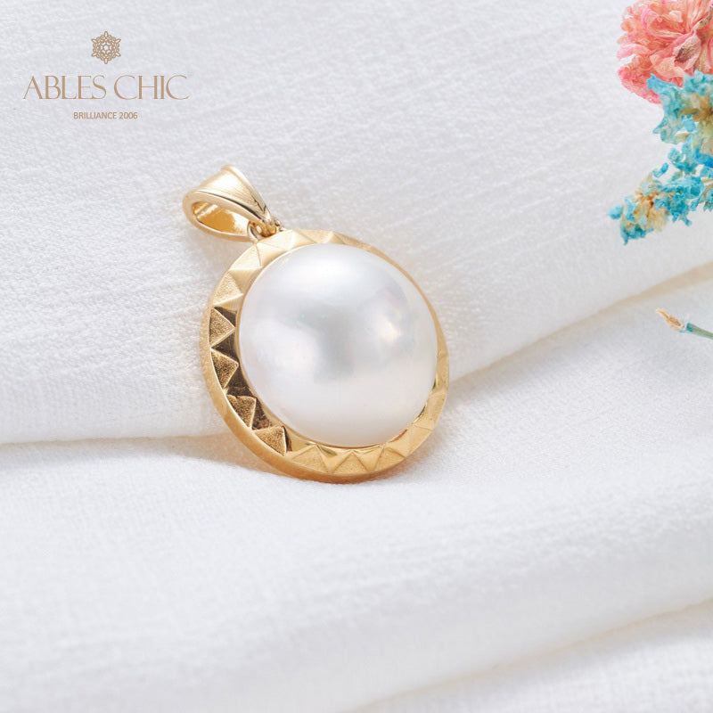 Mabe Pearl Minimalist Pendant 5841