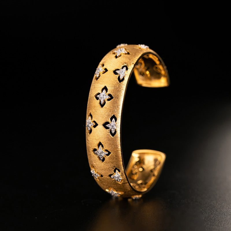 Silky Clovers Floral Bracelet 5058