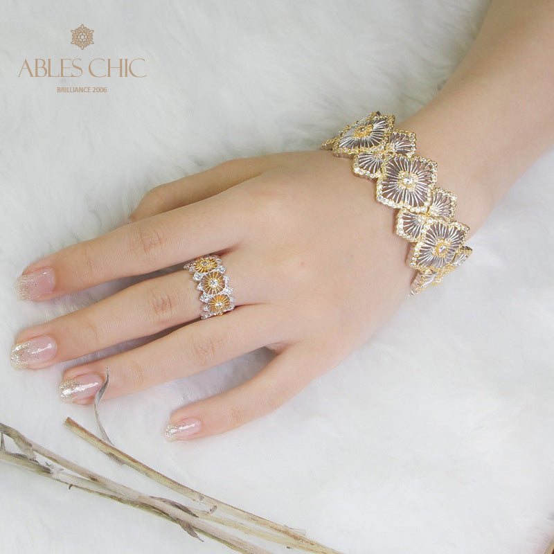 Airy Clovers Honeycomb Bracelet 5244