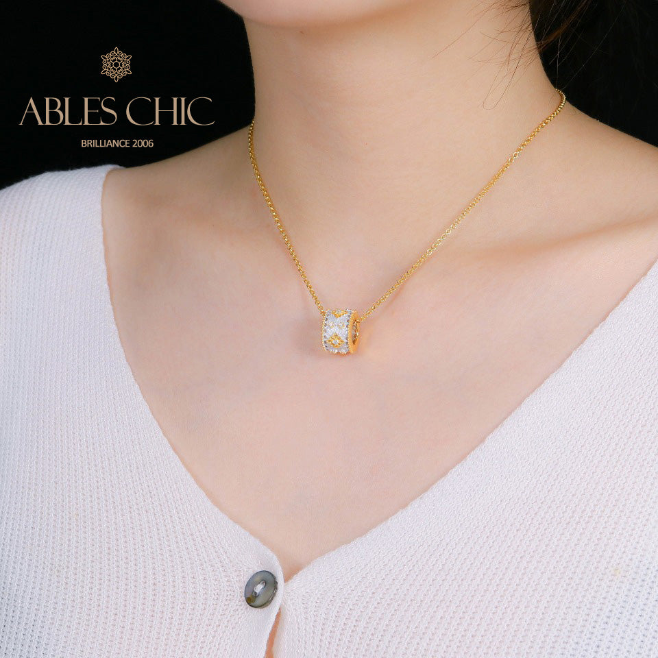 Fretwork Clovers Floral Necklace 5005