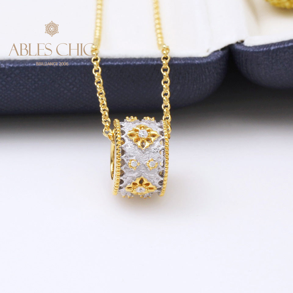 Fretwork Clovers Floral Necklace 5005