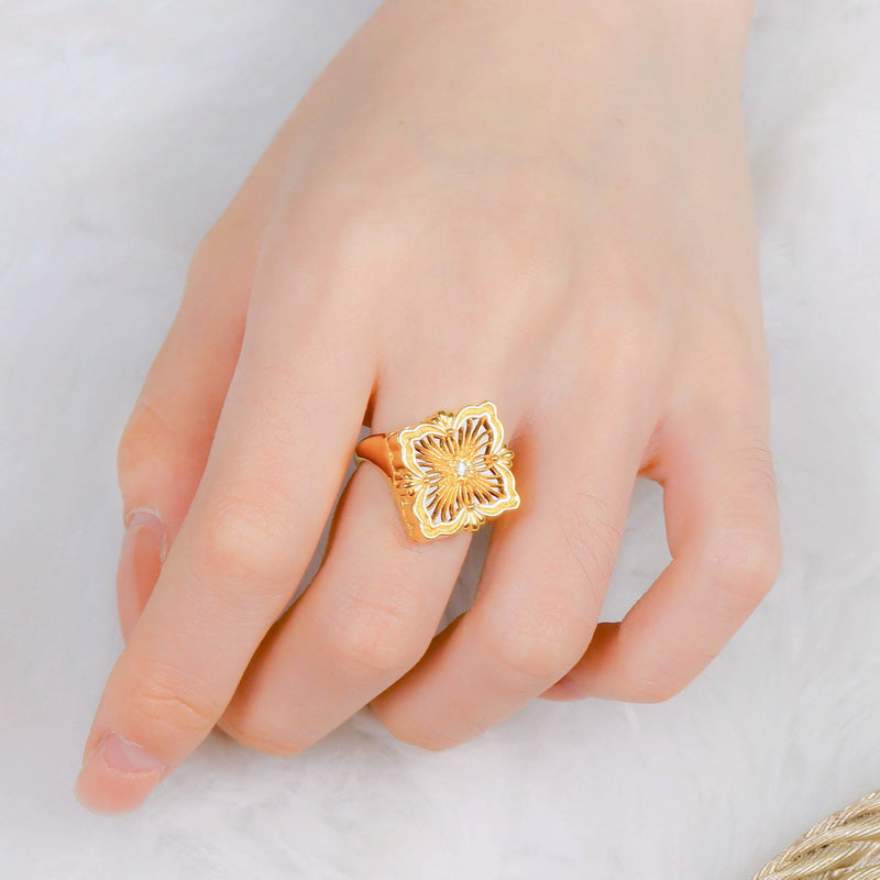 Dense Fretwork Clover Ring 5360