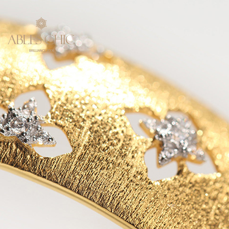 Silky Clovers Floral Bracelet 5058