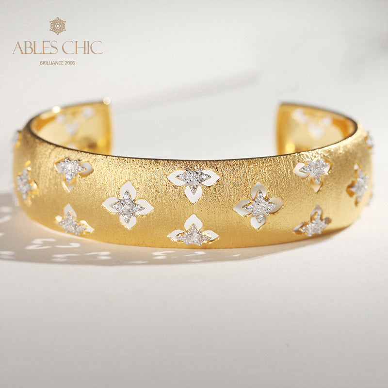 Silky Clovers Floral Bracelet 5058