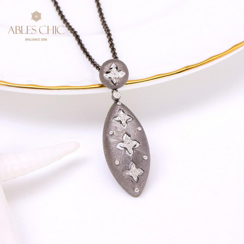 Clover Floral Oval Necklace 5496