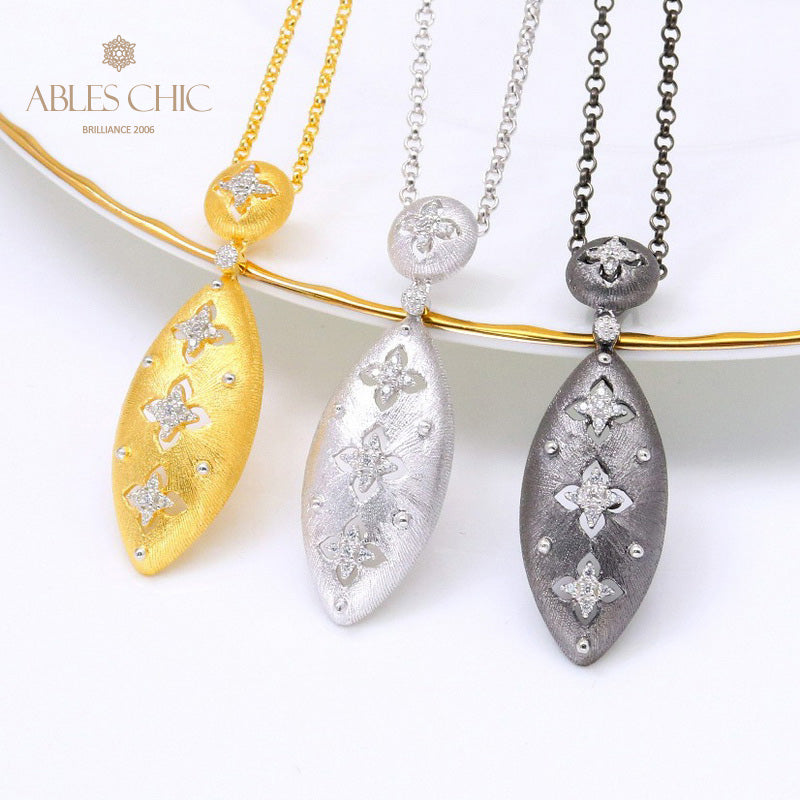 Clover Floral Oval Necklace 5496
