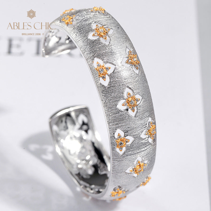 Silky Clovers Floral Bracelet 5058